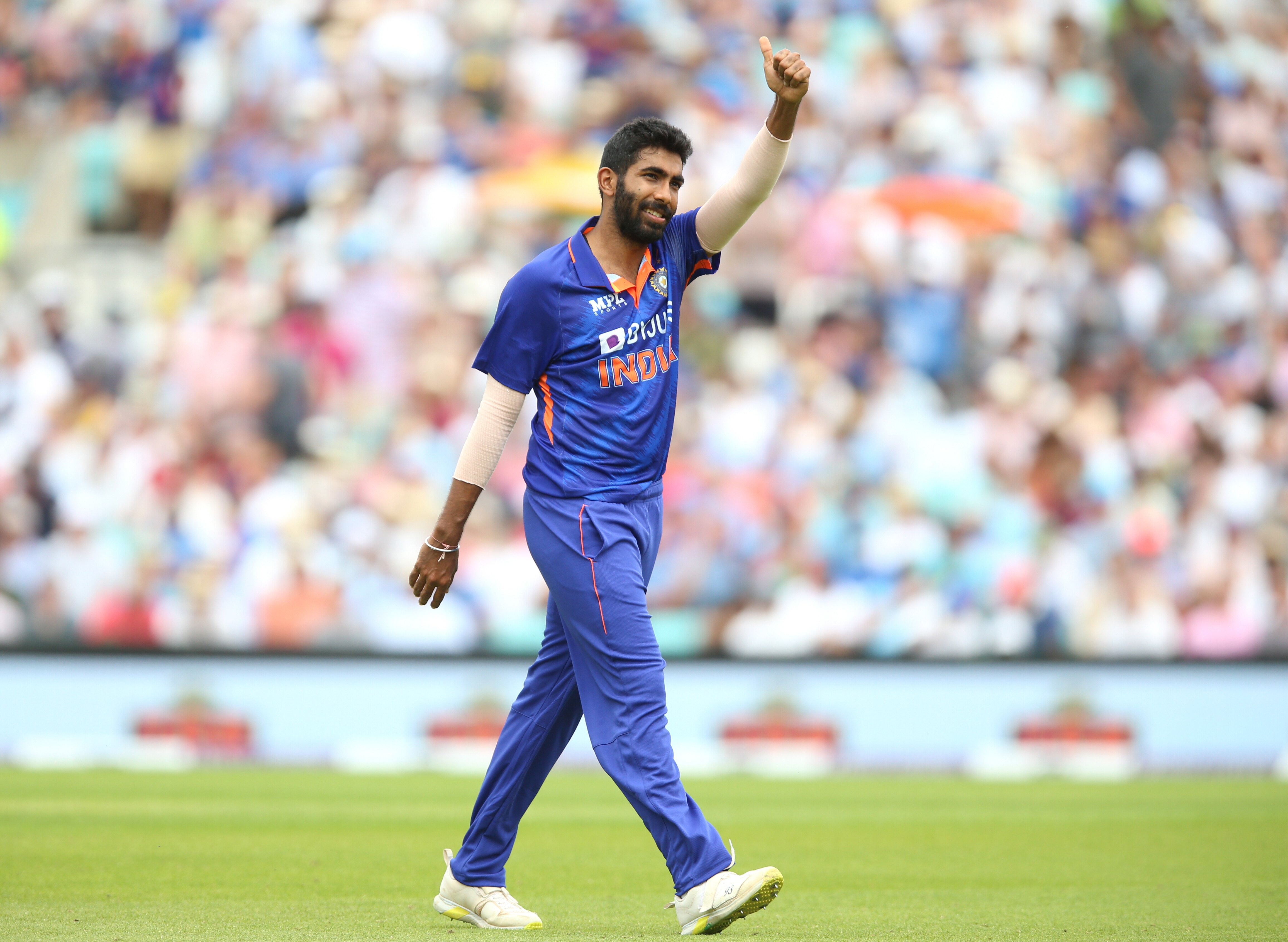 Jasprit Bumrah unfollows Mumbai Indians after cryptic story